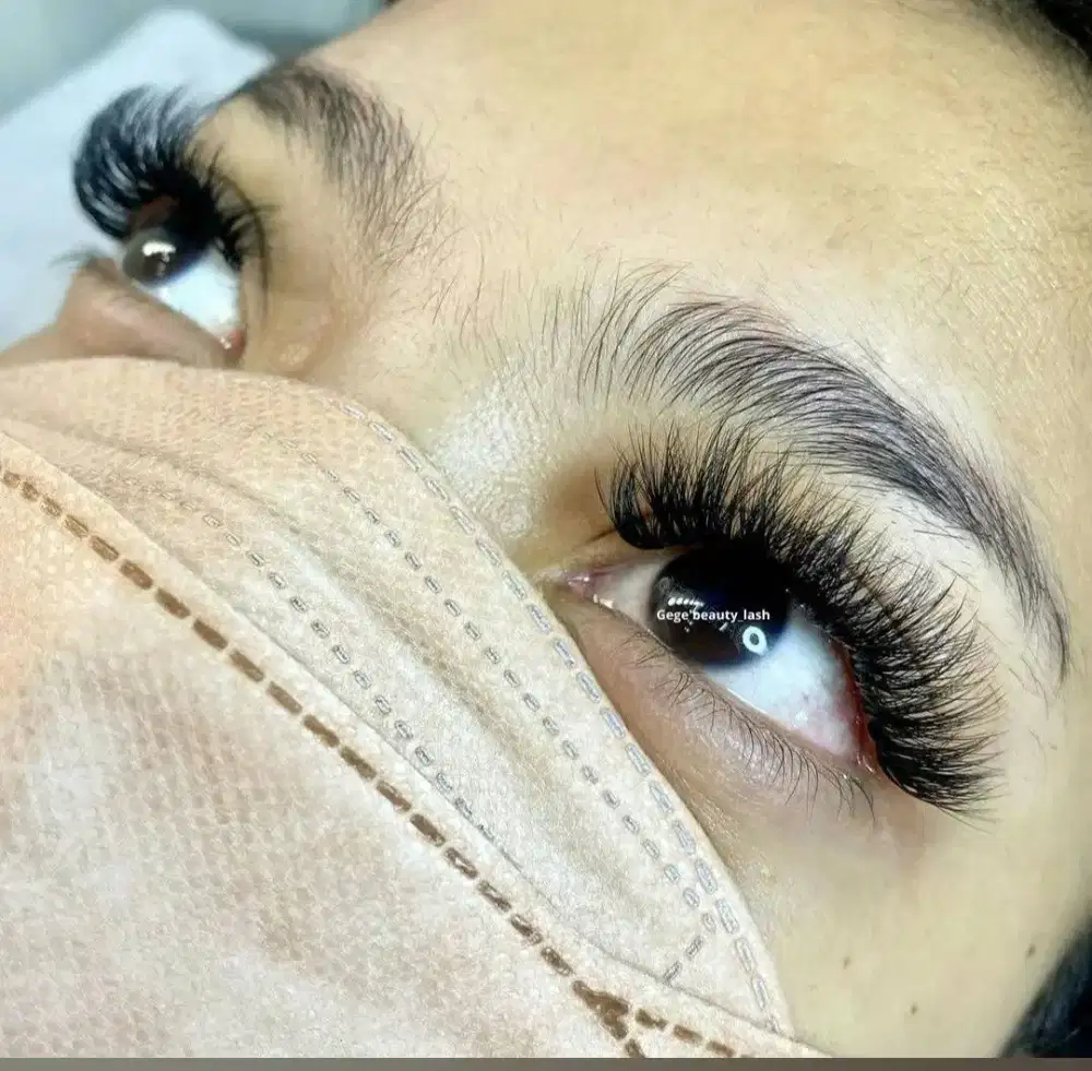 Eyelash dan nail art