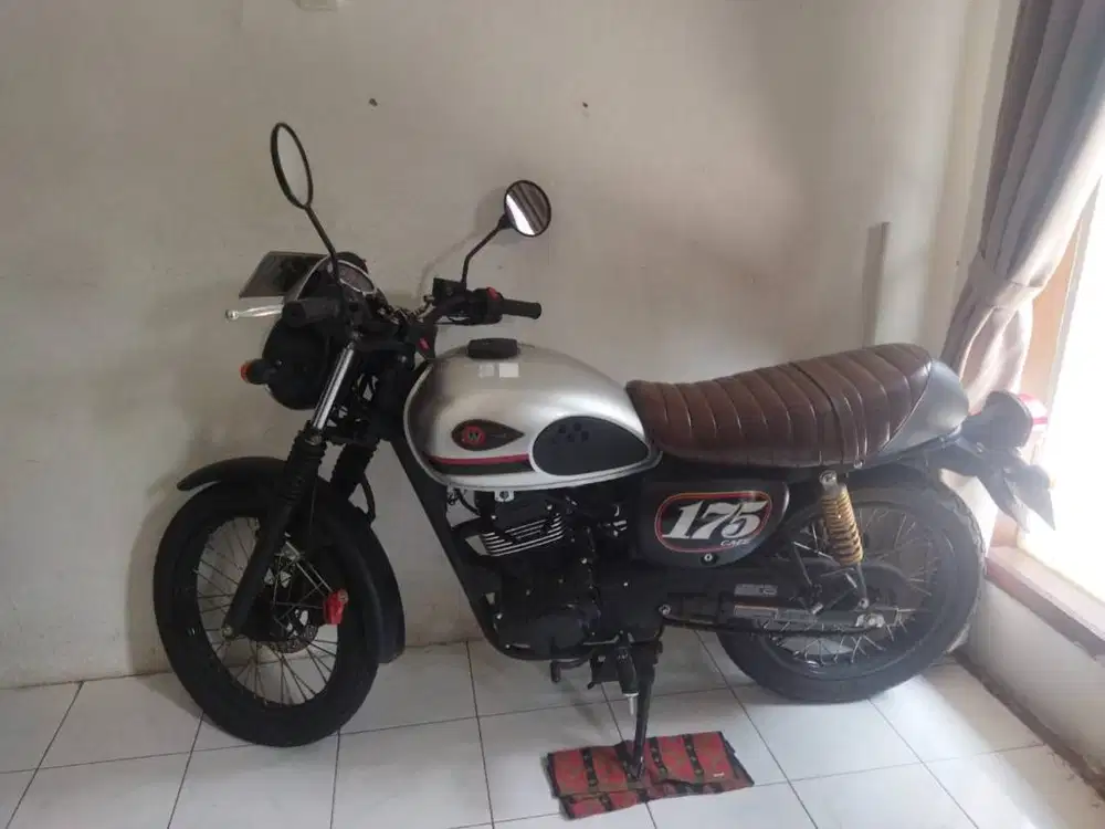 Dijual Kawasaki W175 Cafe – Rp 19 Juta