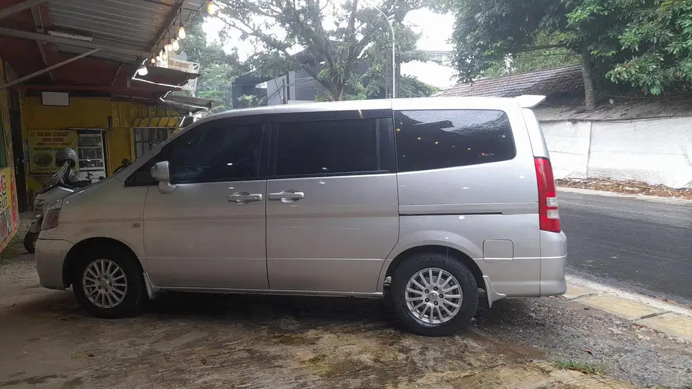 Nissan Serena c24  2007