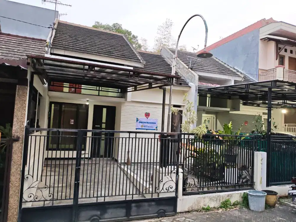 Rumah Bersih,Aman,tenang-pinggir jalan sengkaling-pendem Kota Batu