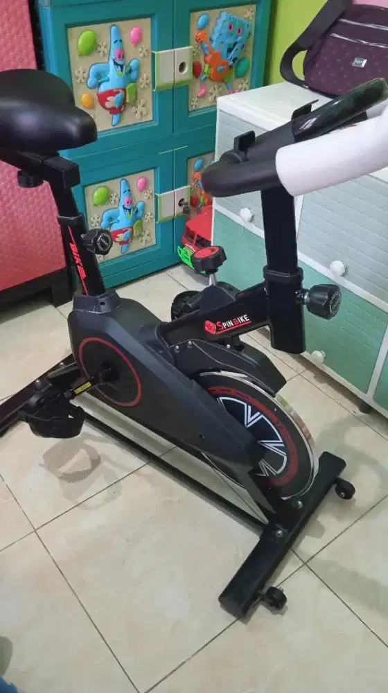 Alat fitnes Spin Bike