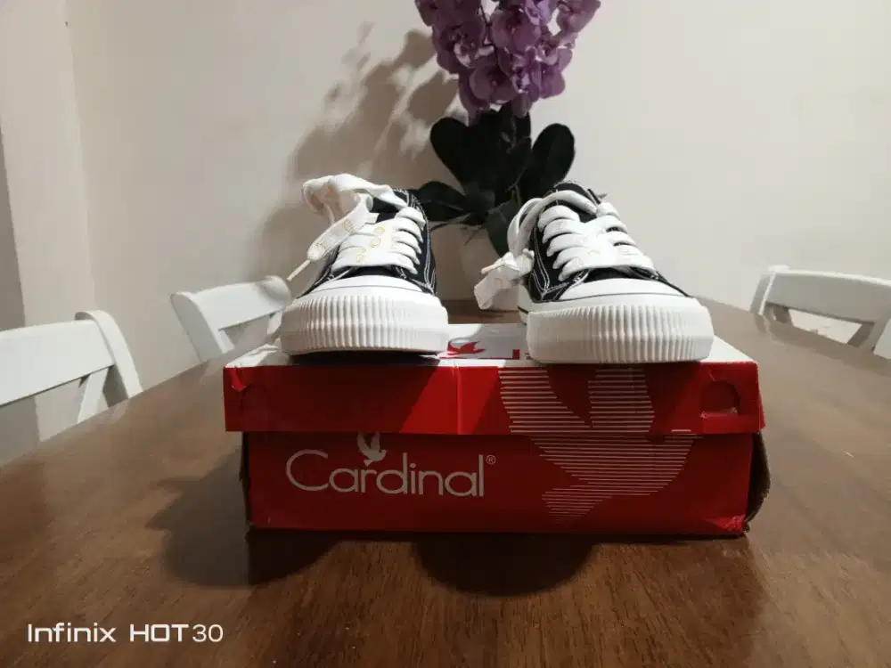 Sepatu Cardinal