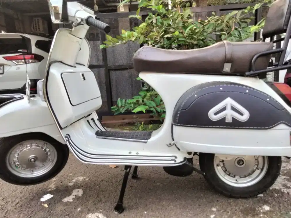 Dijual Vespa PX 1981