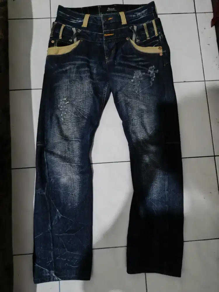 Dominate jepan handycraft jeans