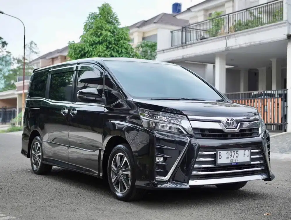 TERMURAH!!VOXY 2.0 AT 2019 PUTIH FAVORIT