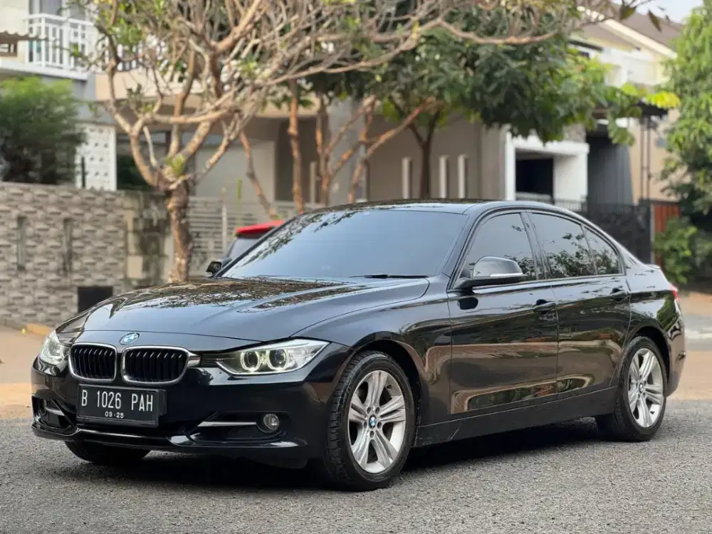 BMW 320i F30 2015 AT ( service record )