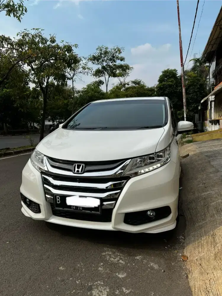LOW KM!! Honda Odyssey Prestige 2016