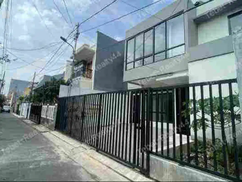 Rumah Minimalis Modern di Tebet Barat, bisa KPR