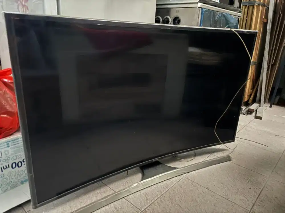 TV SAMSUNG LED Melengkung TH01