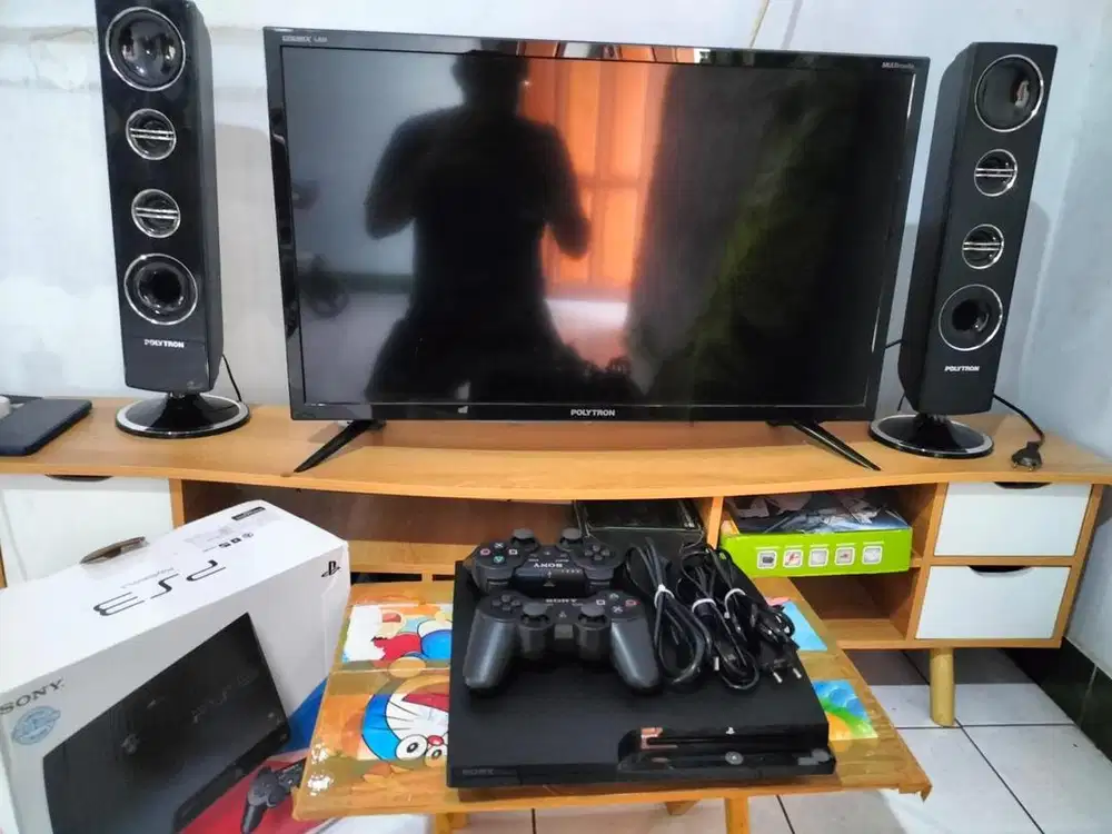 DJual TV Polytron LED 32” beserta PS 3 4jt nego
