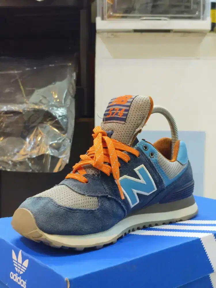Sepatu pria NB 574