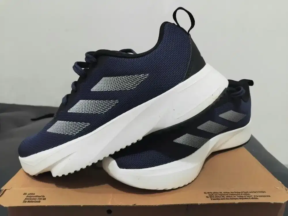 Sepatu Running Adidas Base Switch Original