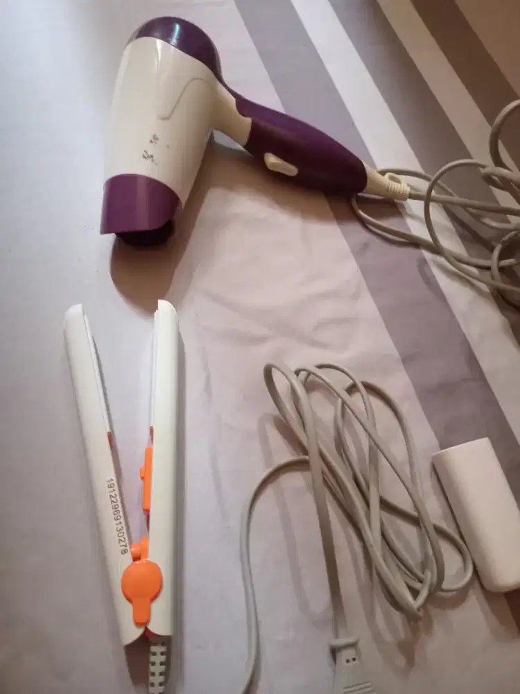 Catokan rambut dan hair dryer