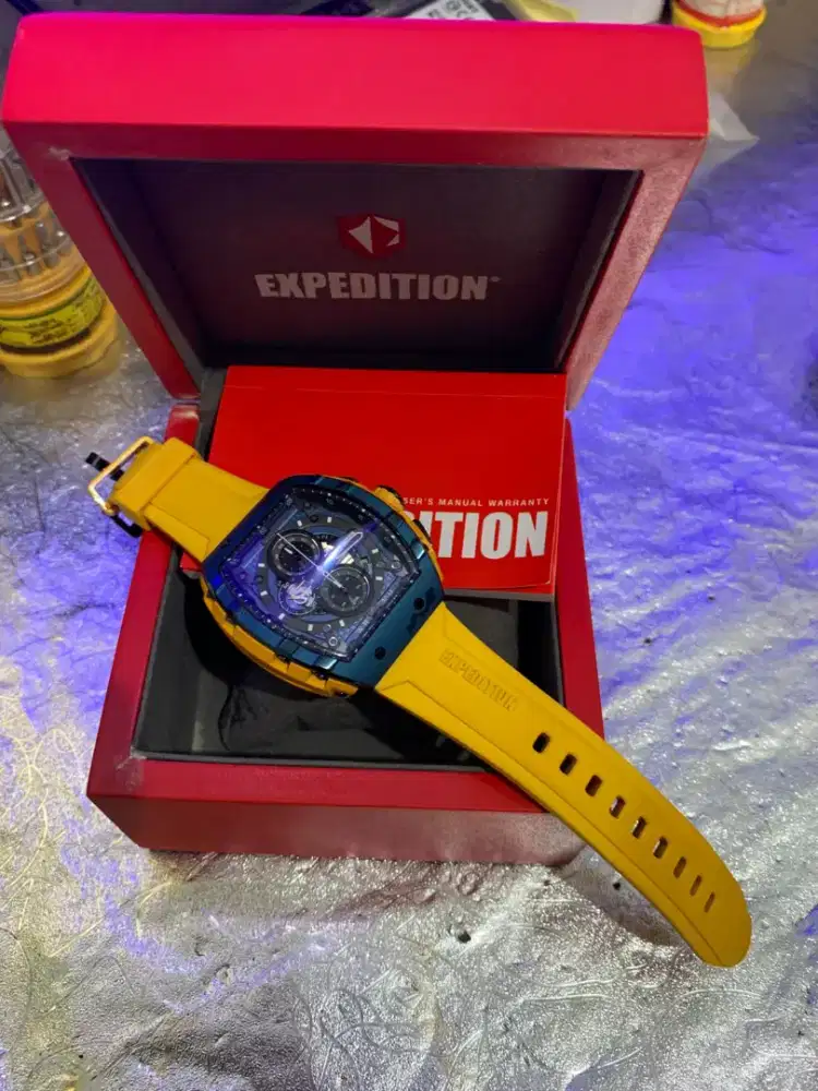 expedition e6782 yellow