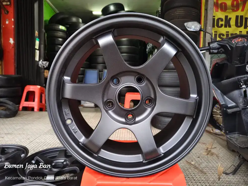 Velg motif TE37 R15 7jj et40 5x114luxio granmax apv ertiga exora kuda