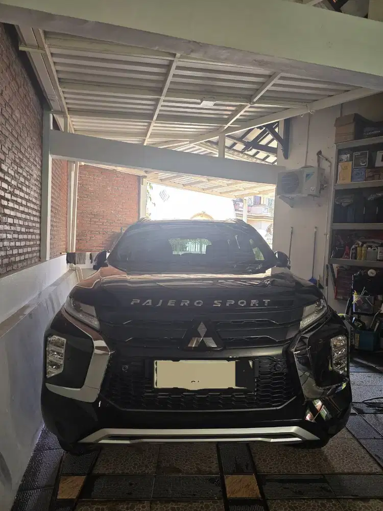 Dijual cepat - Mitsubishi Pajero Dakar 4x2 Tahun 2023 Hitam