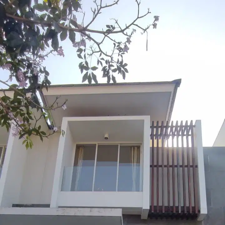 rumah view danau hanya 2M an saja di royal residence