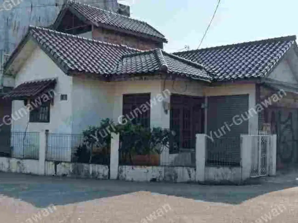 Rumah Hook Pinggir jalan di Pekayon