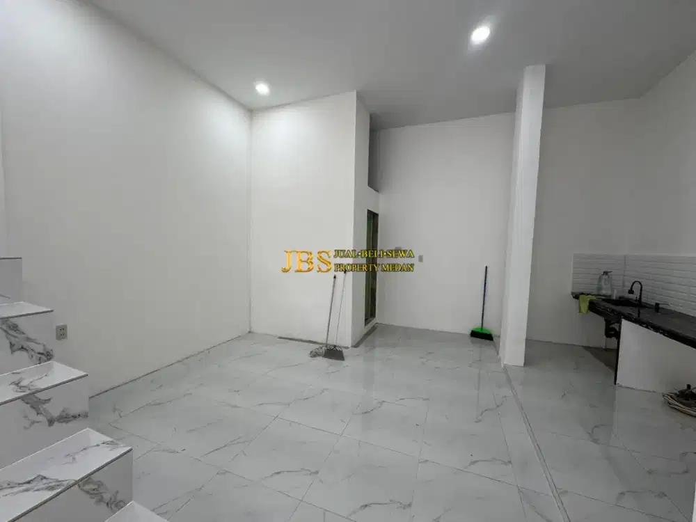 Jual Rumah Hook 2,5 Tingkat di Komplek Hobbit Palace Jalan Kerambik - Medan