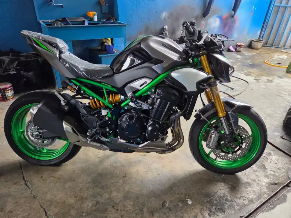 brand new kawasaki z900Se