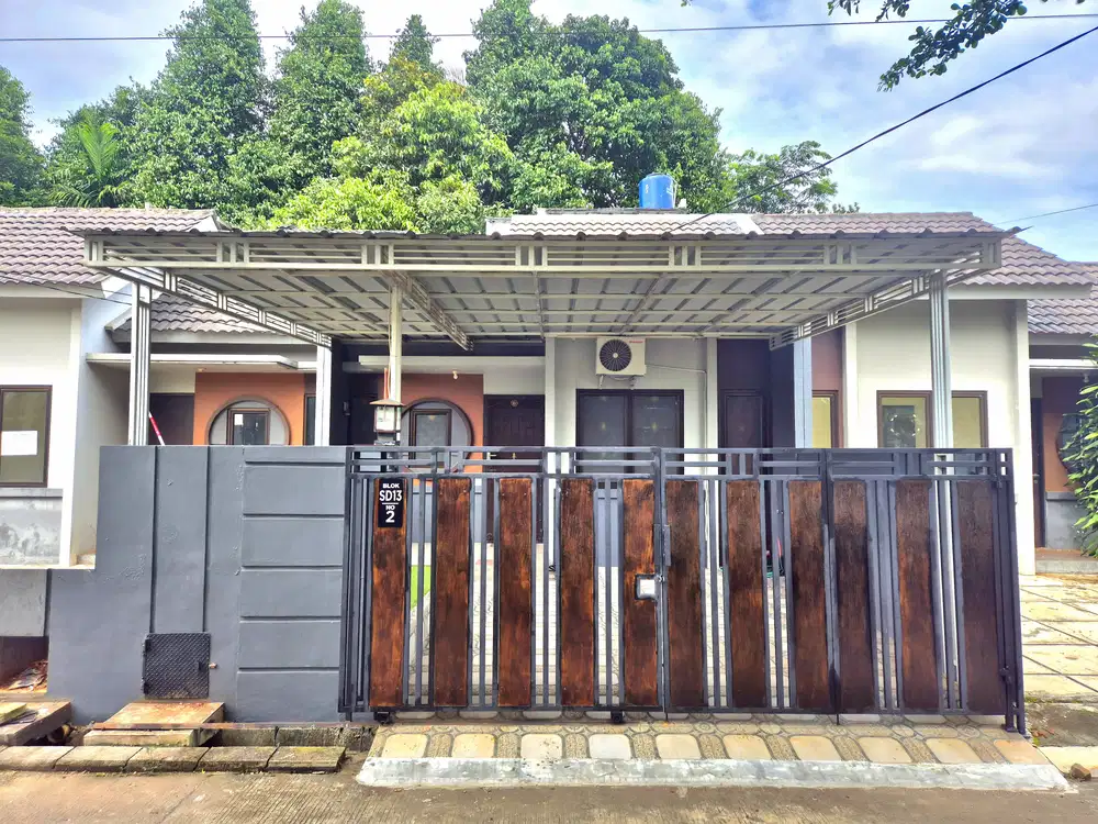 DISEWAKAN RUMAH 2 LANTAI