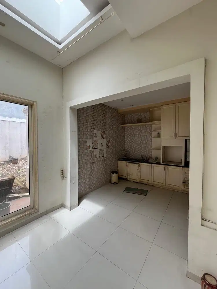 Dijual langka rumah Emerald Pondok Hijau Golf Gading Serpong