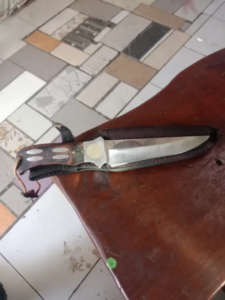 Jual pisau  commando..bahan besi baja..buat koleksi