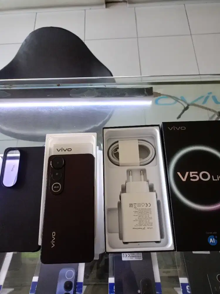 Jual hp Vivo v50 lite 4G 8/256