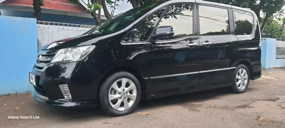 Nissan Serena HWS AT