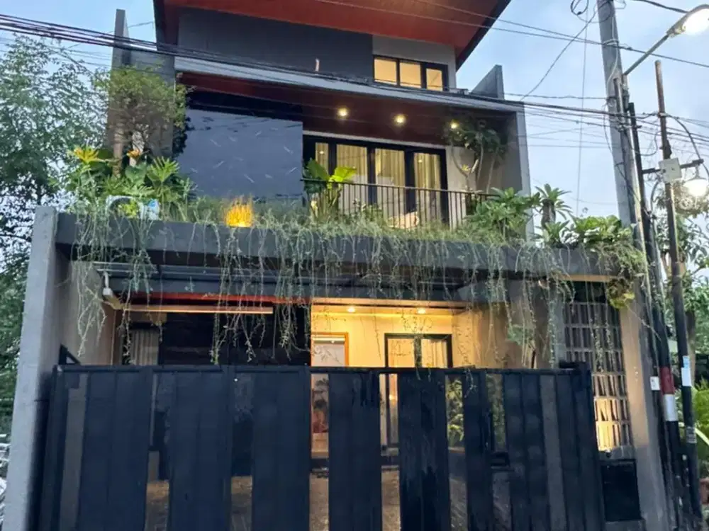 Rumah mewah kontemporer full furnished dekat sekolah Al Azhar  & UGM
