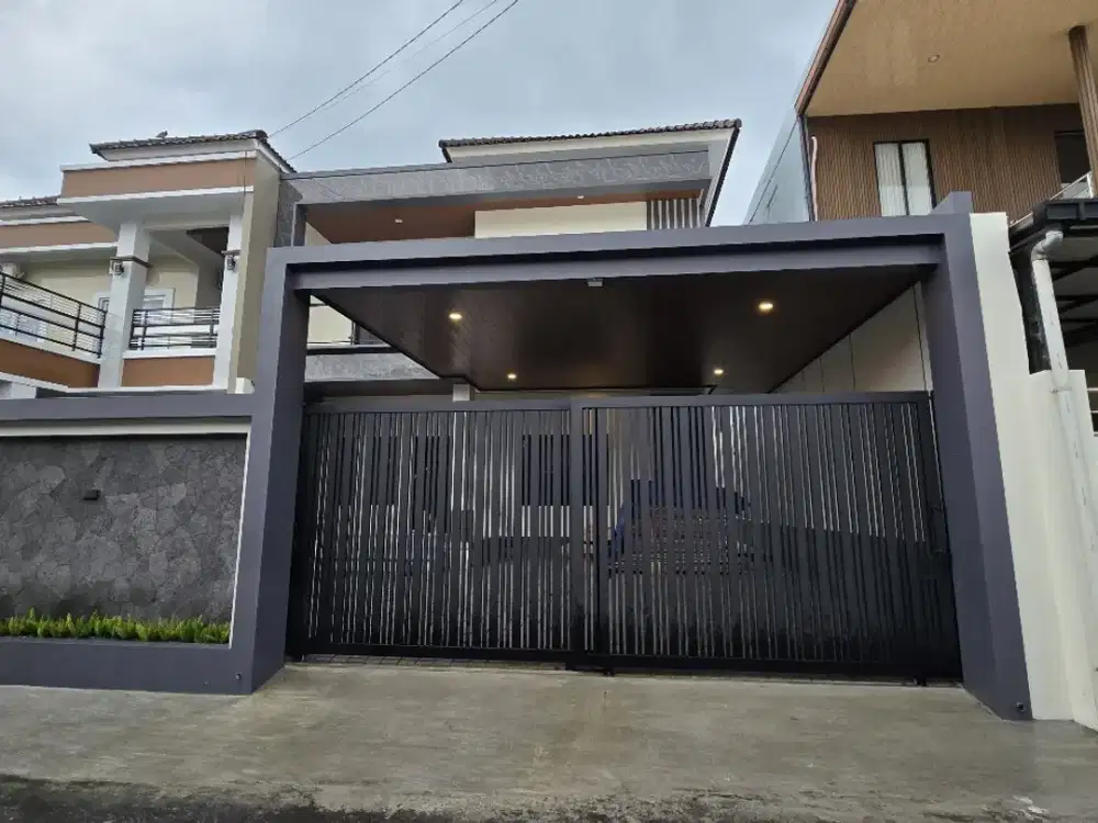 Rumah mewah premium full furnished & private pool di Purwomartani