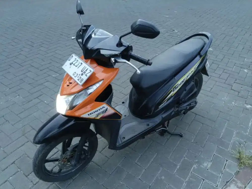 Dijual karna udah lulus sekolah