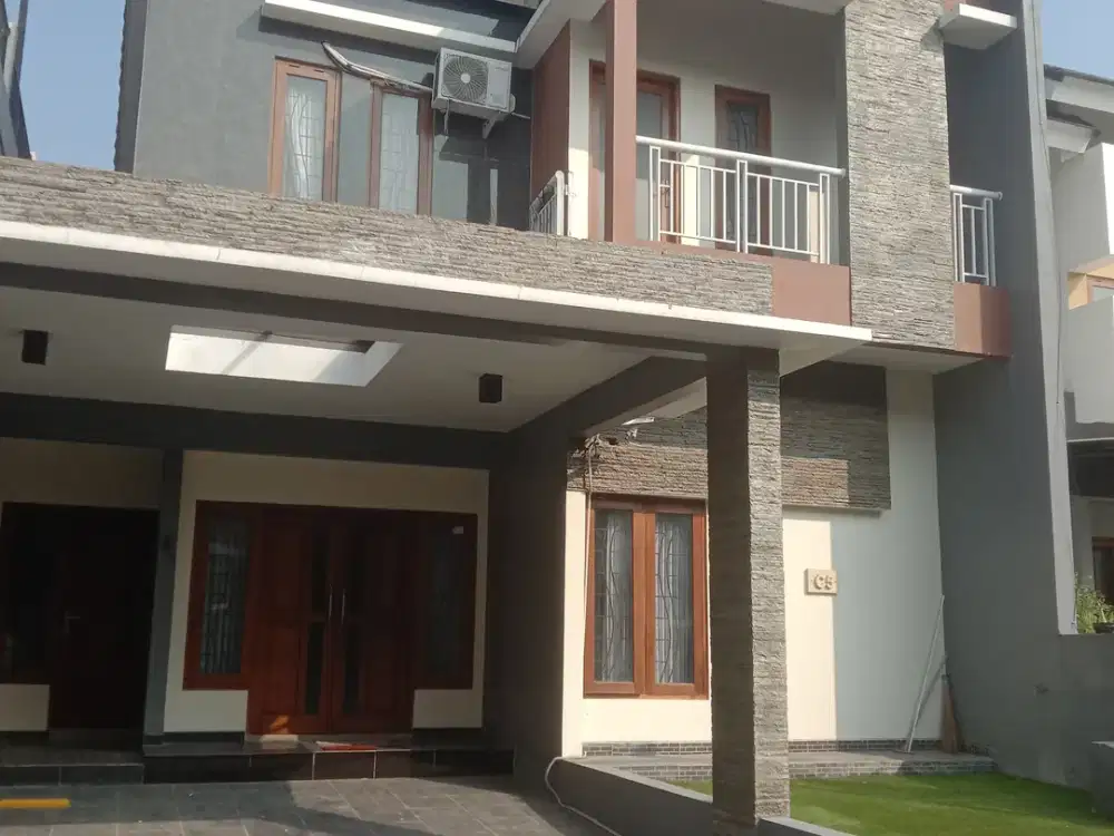 Rumah modern minimalis 2 lantai dalam perumahan dekat RS Hardjolukito