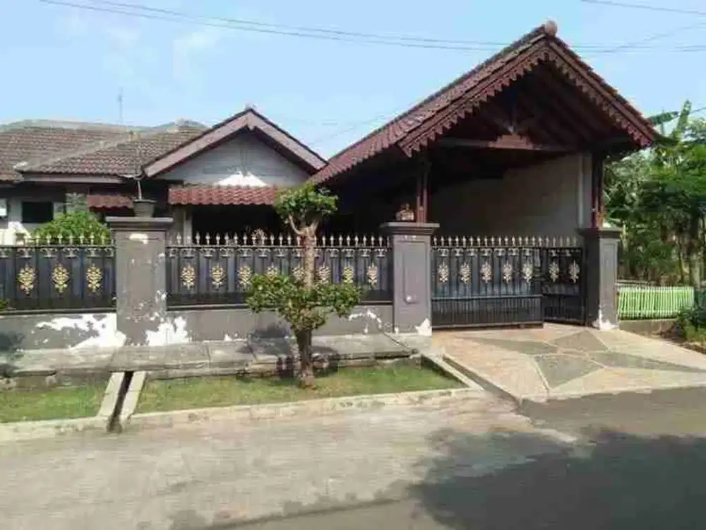 Dijual Rumah Antik & Siap Huni di Komplek Elite Jakapermai, Bekasi Barat