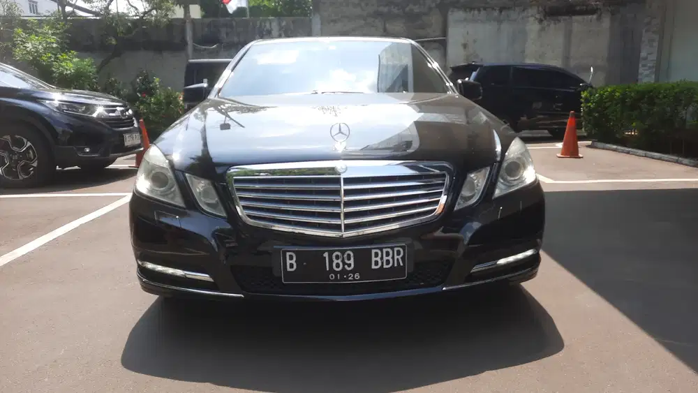 Mercedes-Benz E300 2011 Bensin