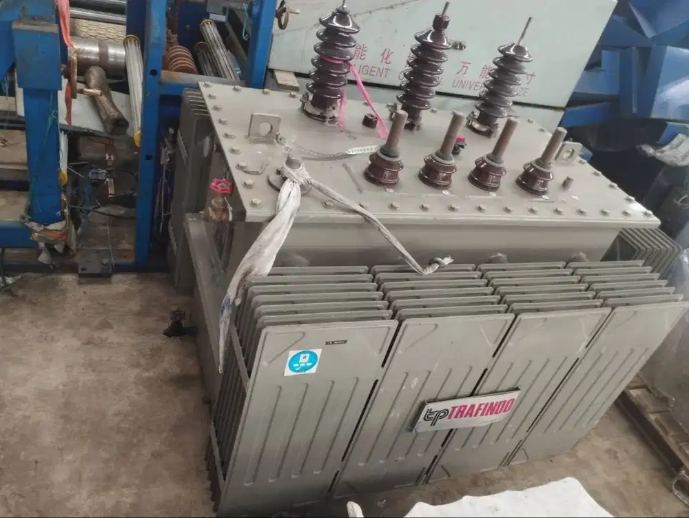dijual trafo bekas 500KVA kondisi 90% masih berfungsi baik.