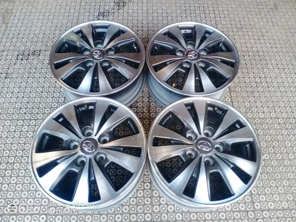 Velg original Toyota kijang innova luxury r15 5x114 granmax luxio apv