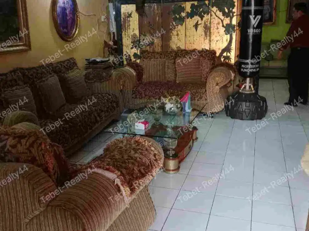Rumah siap huni dijual di Tebet Timur, bisa KPR