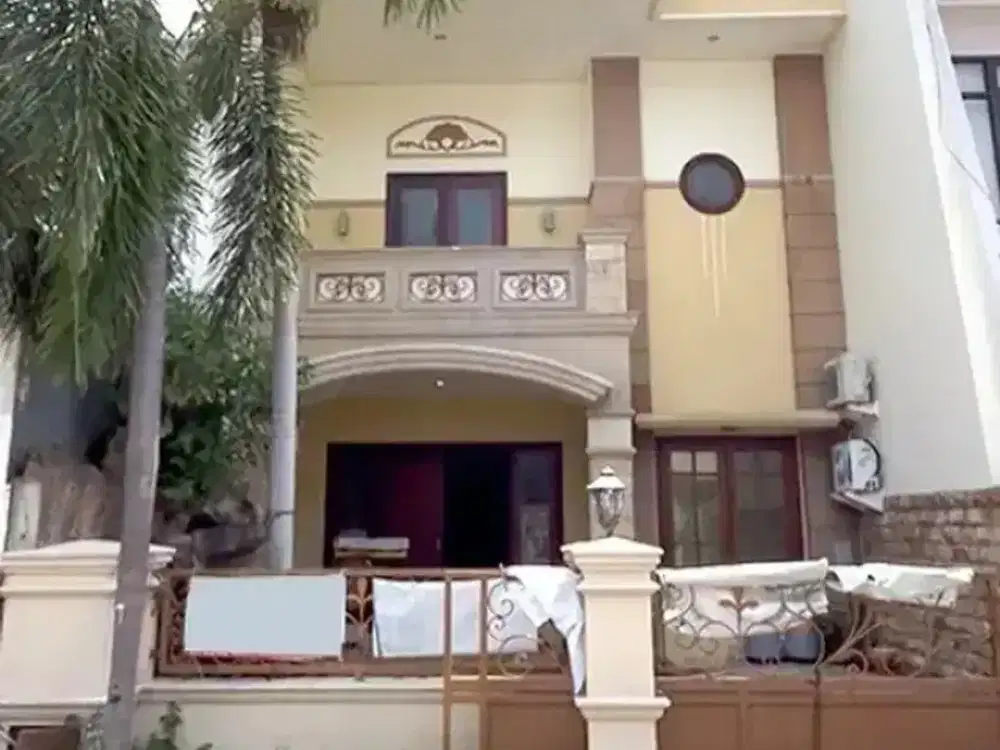 Rumah Modern Classic Pakuwon City Semi Furnish Siap Huni Taman Mutiara