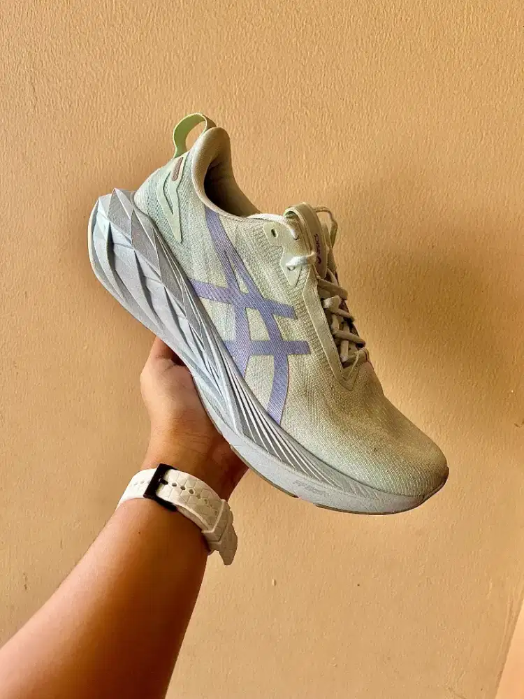 Asics Novablast 4 Original size 44