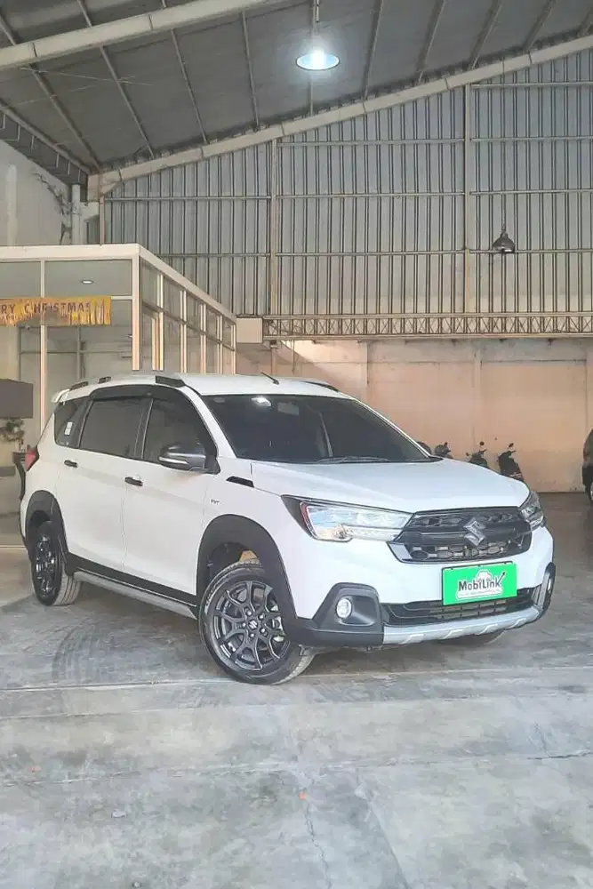 Suzuki XL7 Beta Hybrid Manual 2023 Putih Dp 5 juta