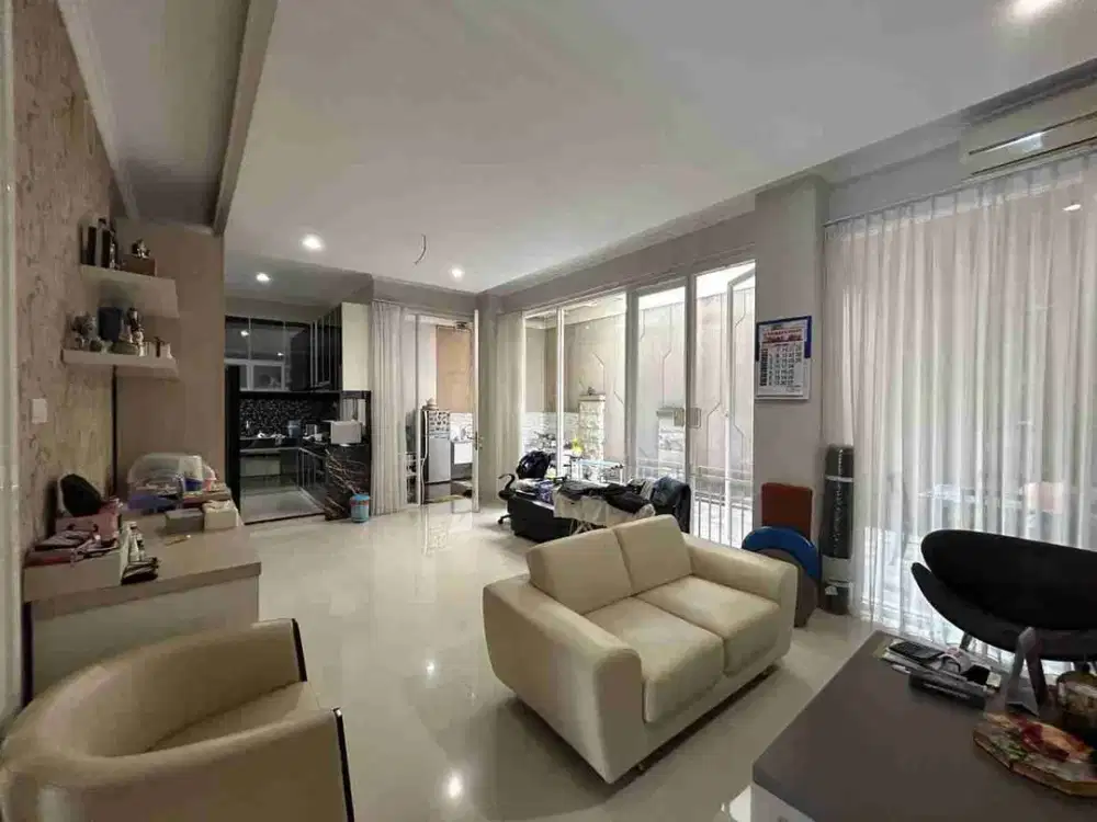 MURAH - Rumah Royal Residence Wiyung Furnish Siap Huni, Dkt WBM Citraland