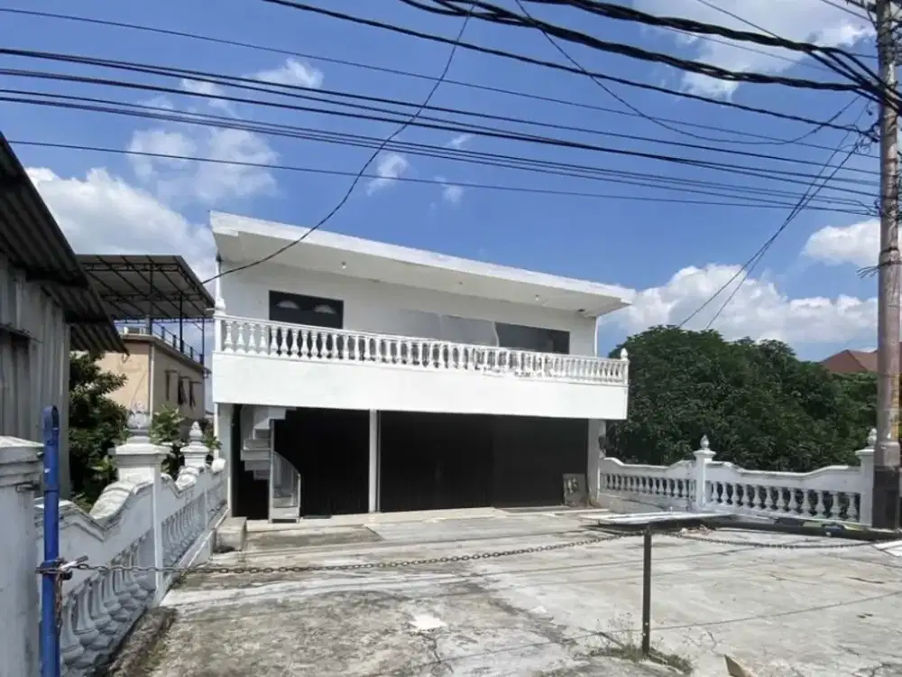 Disewakan ruko 3 lantai  jl jogja -solo depok sleman