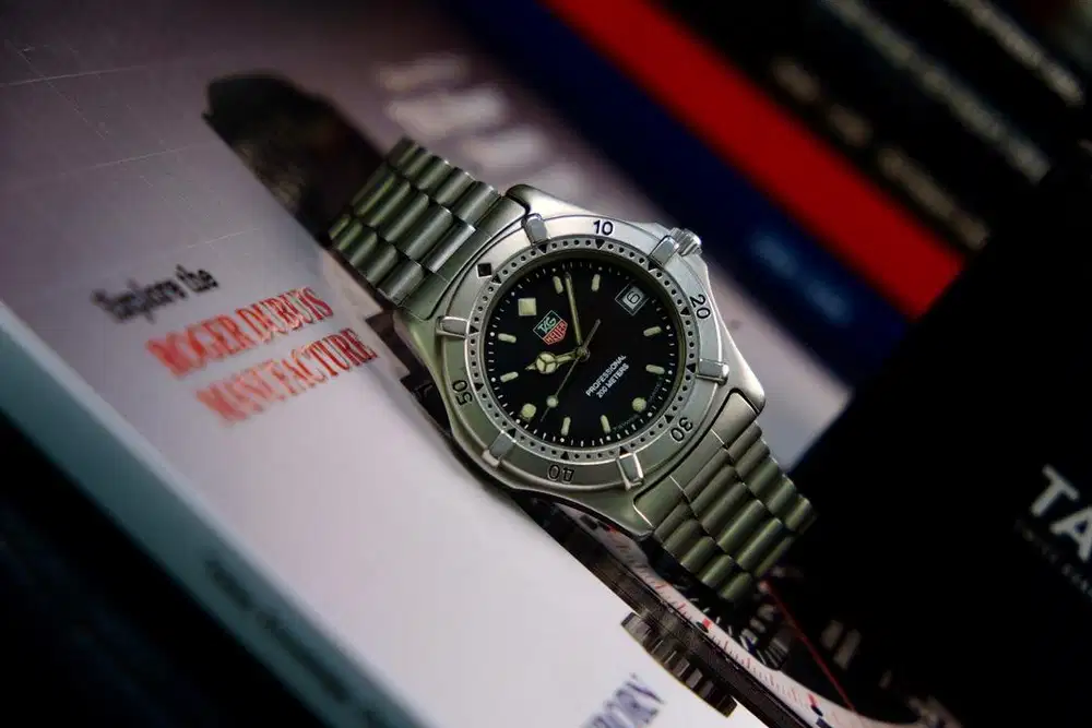 Tag Heuer Professional 2000