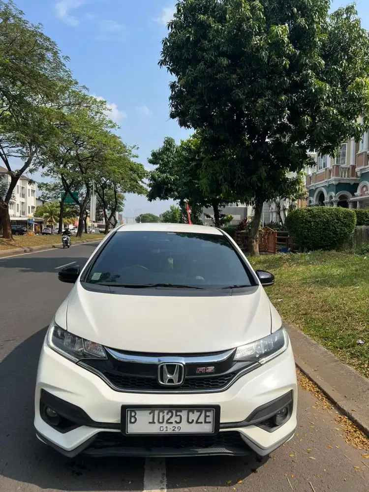 Dijual Honda Jazz 1.5 RS AT Hatchback 2019