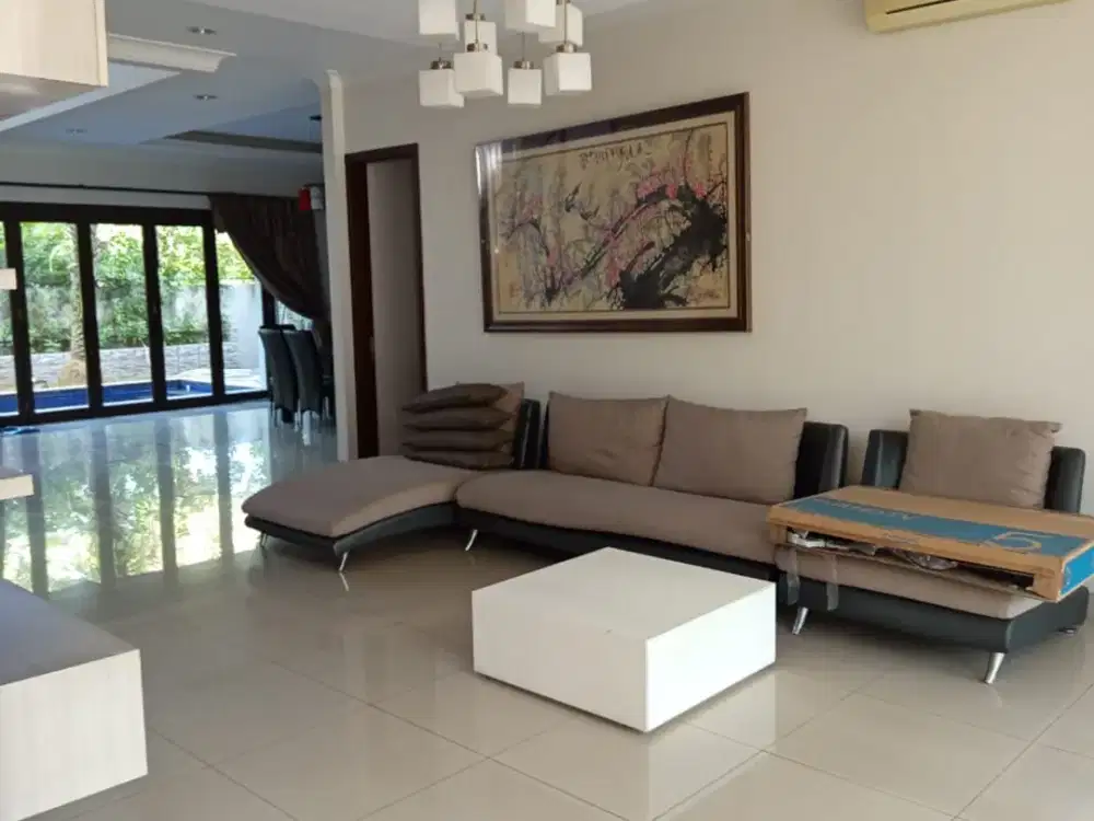 Rumah Bagus Dengan Private Pool Greencove BSD CITY