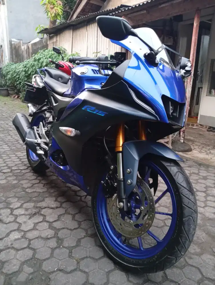 Yamaha R15 V4 New Blue Connection
