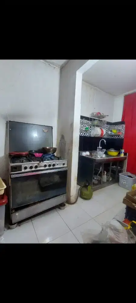 Dijual karena rmhnya sempit