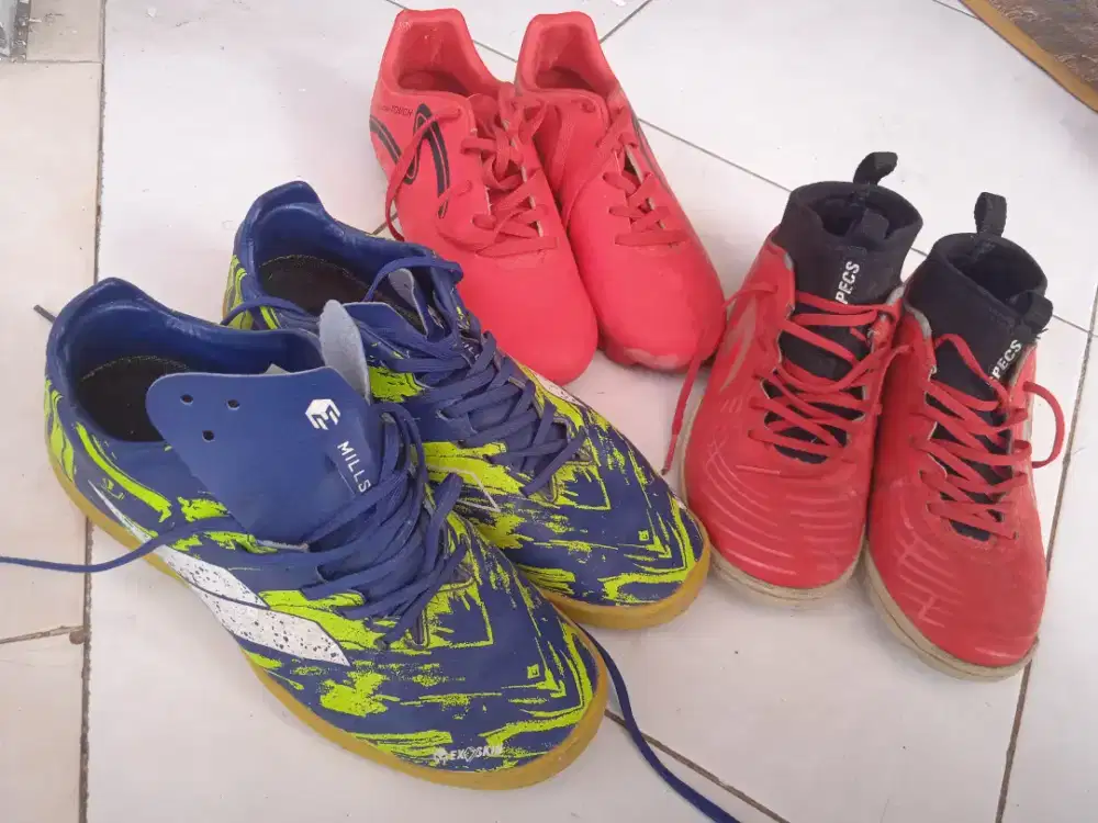 Sepatu Futsal dan Sepakbola Anak