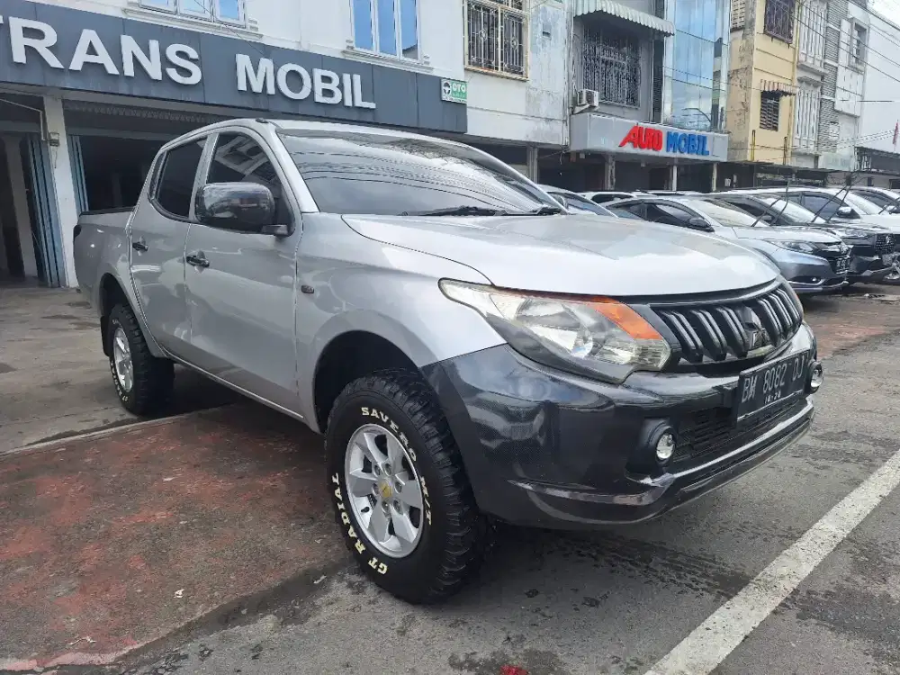 STRADA TRITON 4X4 DOBLE CABIN HDX 2.500CC 2015 SILVER
